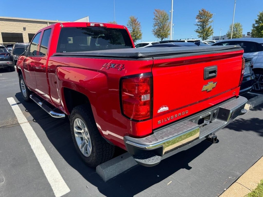 2019 Chevrolet Silverado 1500 LT photo 4