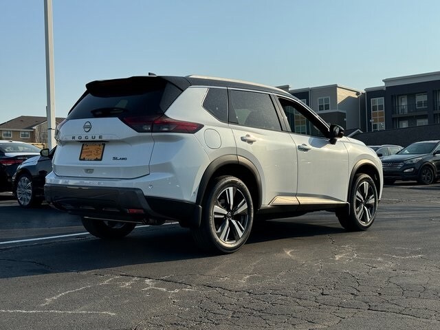 2025 Nissan Rogue SL photo 3