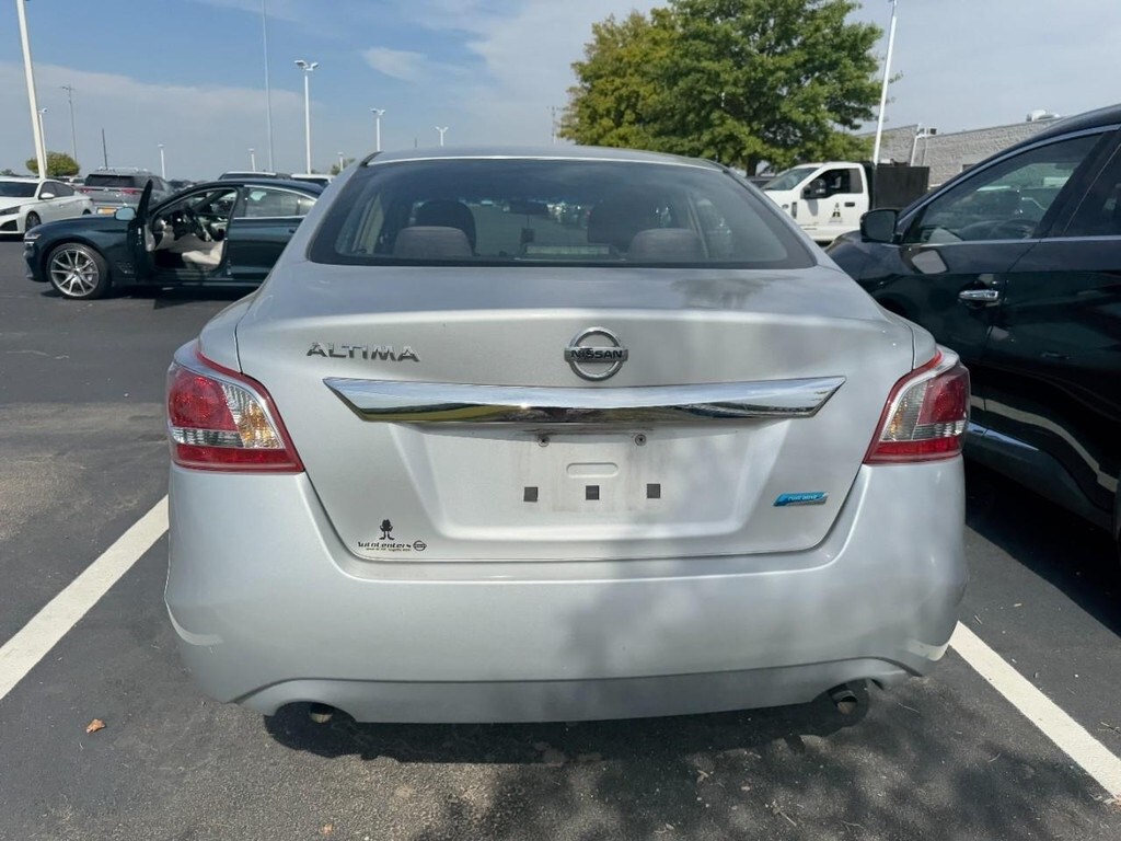2013 Nissan Altima 2.5 photo 2