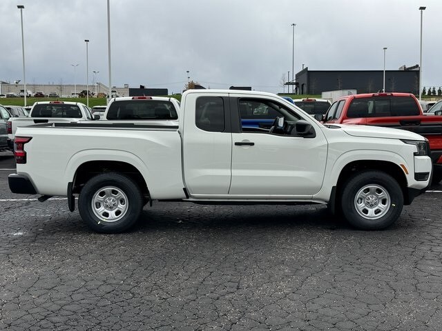 2025 Nissan Frontier S photo 2