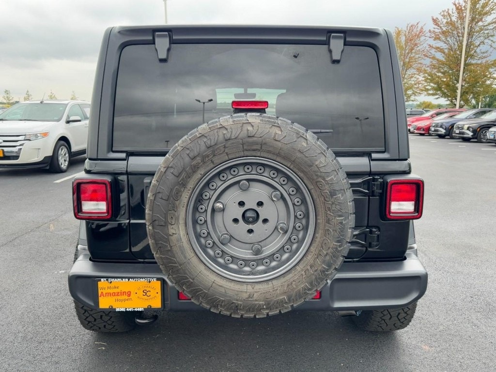 Used 2018 Jeep Wrangler Unlimited Sahara SUV