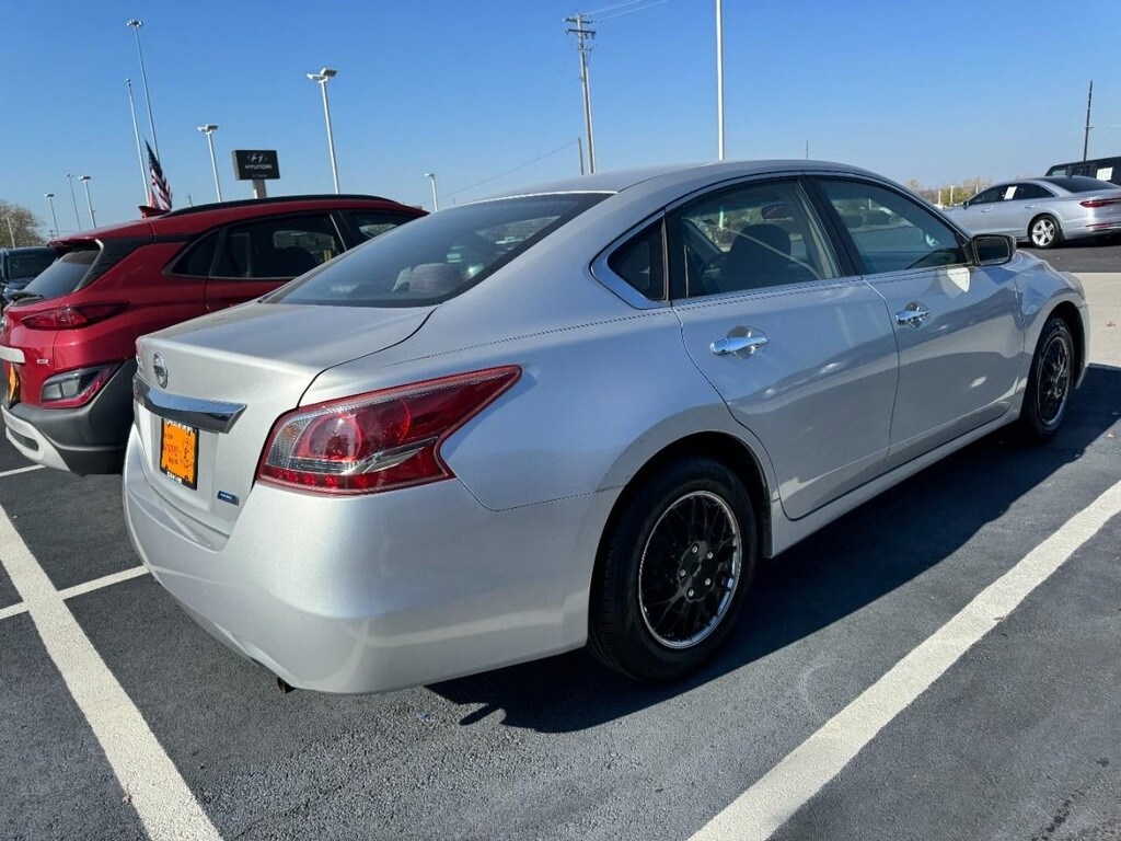 Used 2013 Nissan Altima 2.5 Sedan