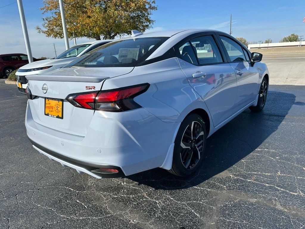New 2025 Nissan Versa 1.6 SR Sedan