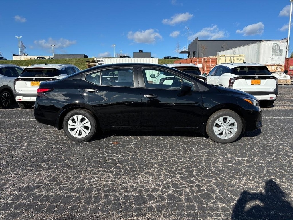 New 2025 Nissan Versa 1.6 S Sedan