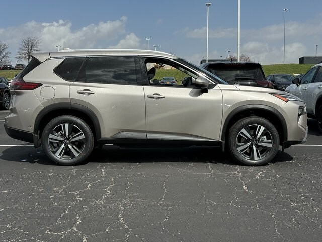 2025 Nissan Rogue SL photo 2