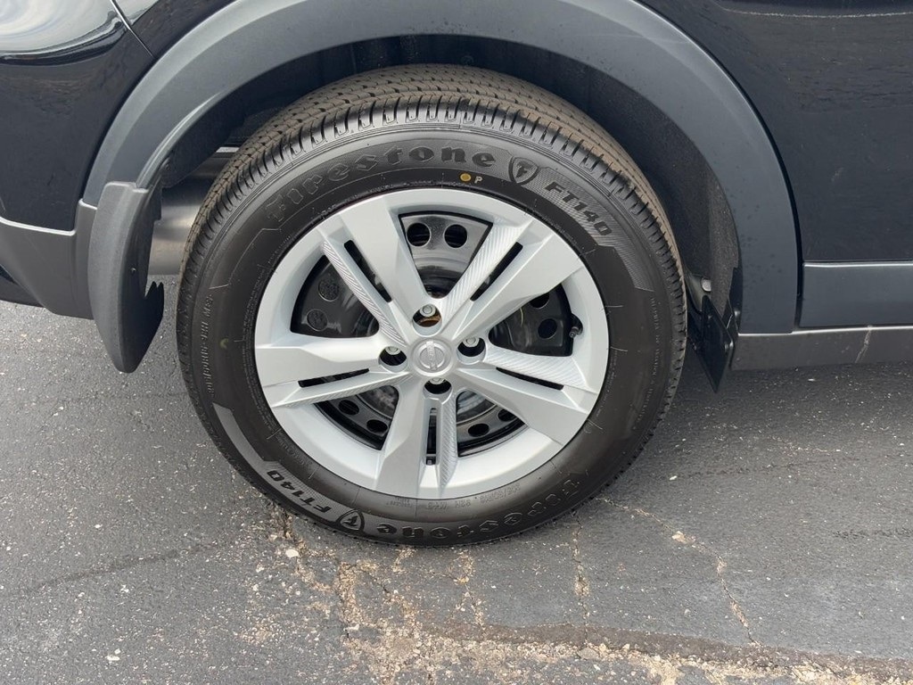 New 2025 Nissan Kicks Play S SUV