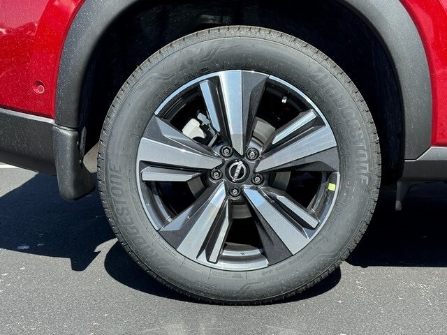 2025 Nissan Rogue SL photo 4