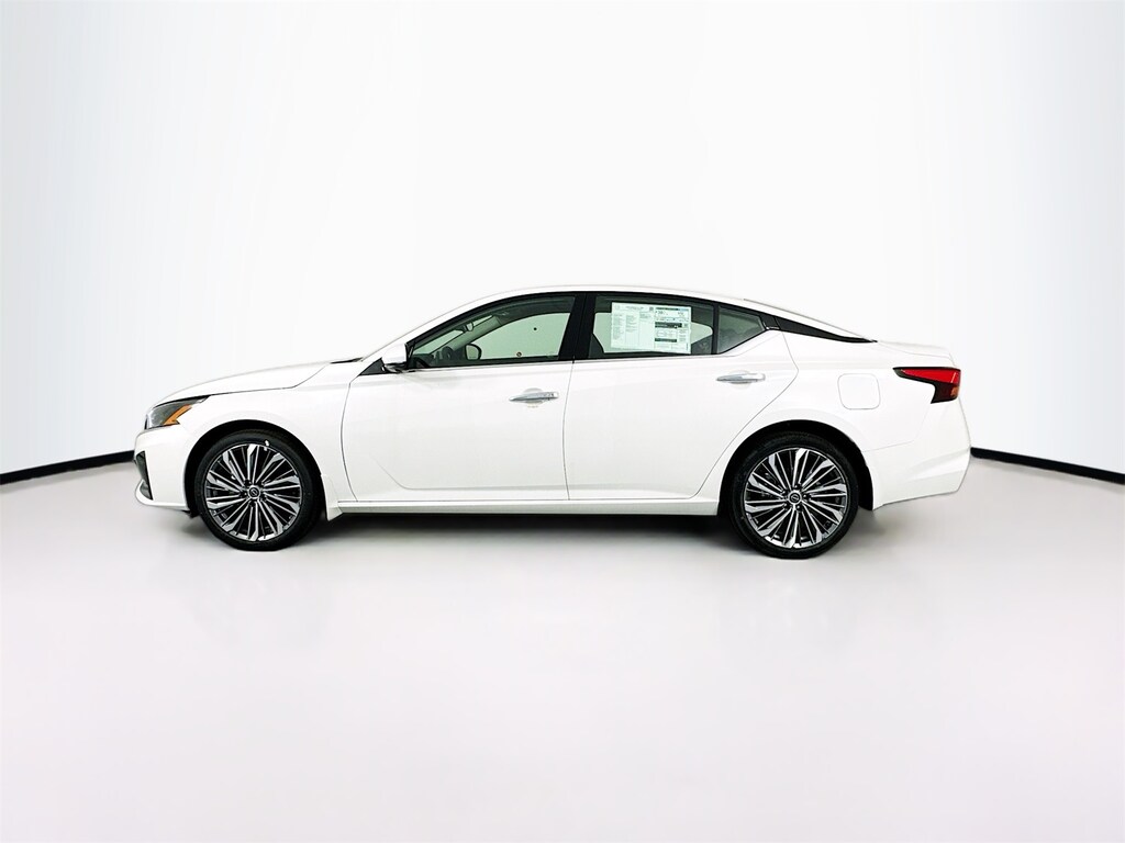 New 2024 Nissan Altima For Sale at St. Charles Nissan VIN