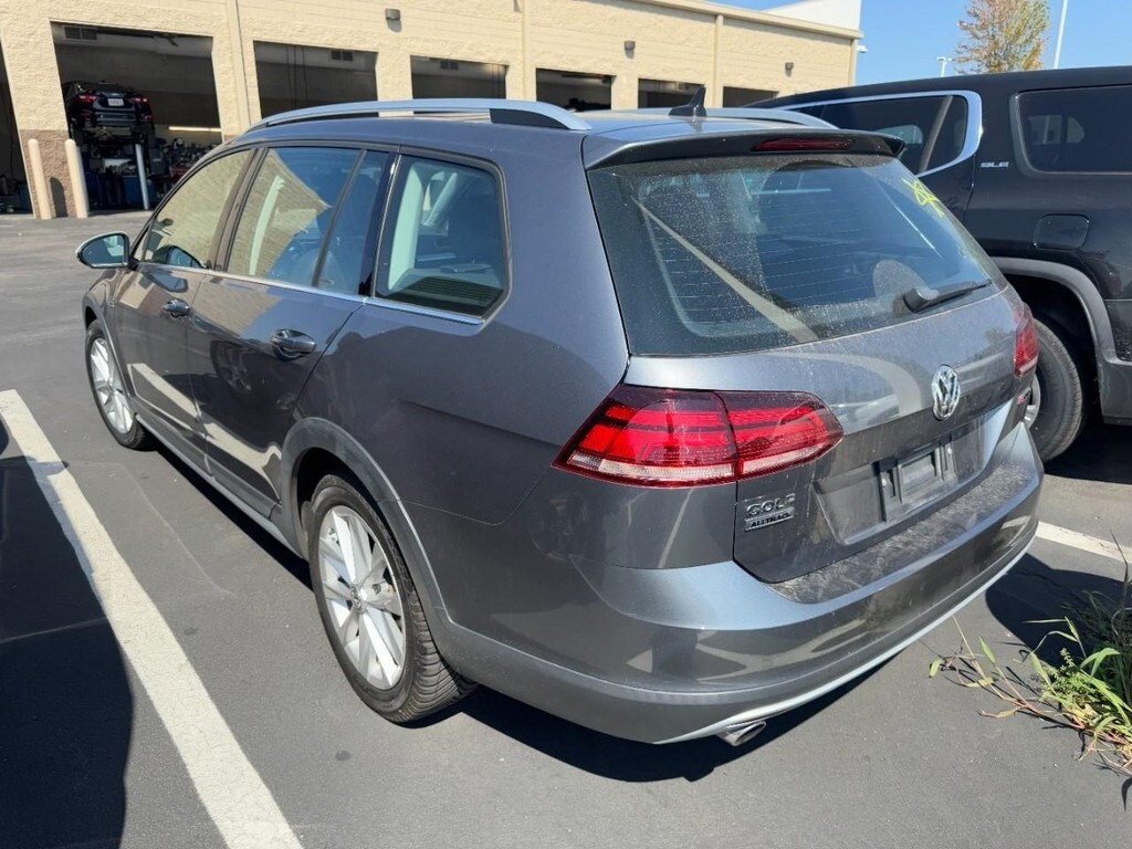 2019 Volkswagen Golf Alltrack TSI SE photo 3