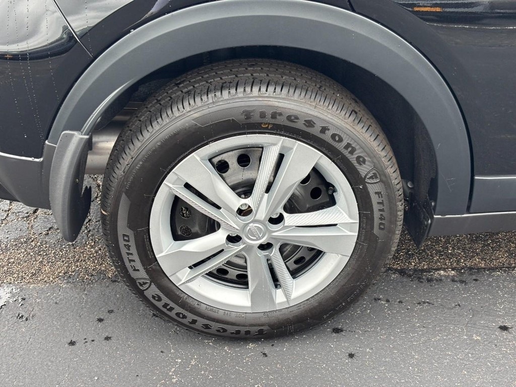 New 2025 Nissan Kicks Play S SUV