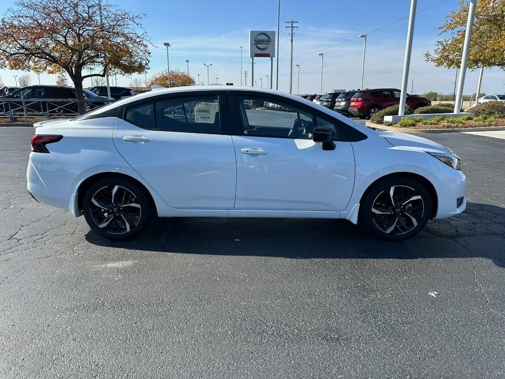 New 2025 Nissan Versa 1.6 SR Sedan