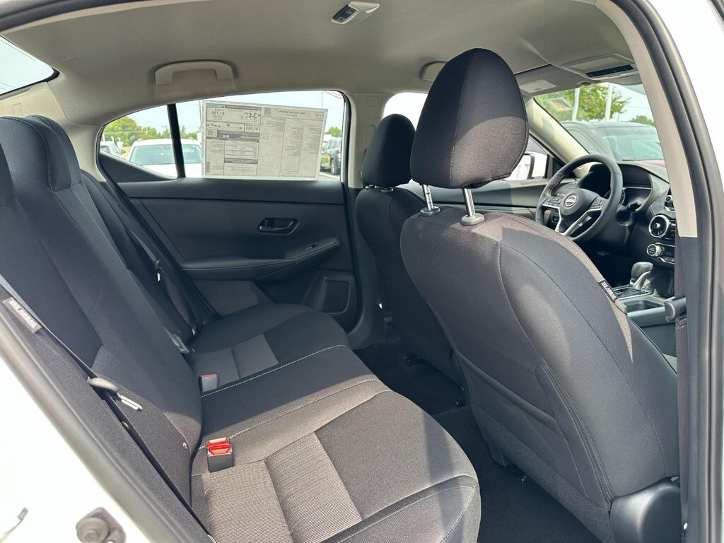 2025 Nissan Sentra SV photo 2