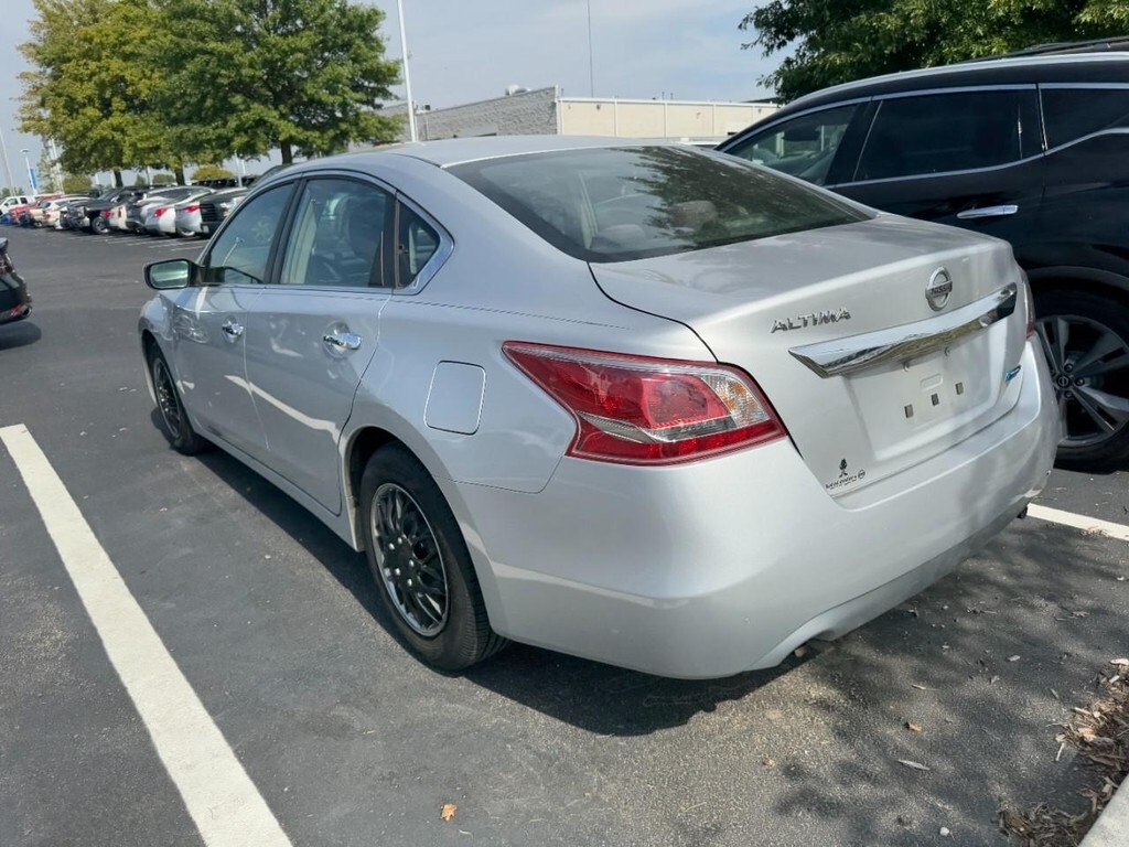 2013 Nissan Altima 2.5 photo 3