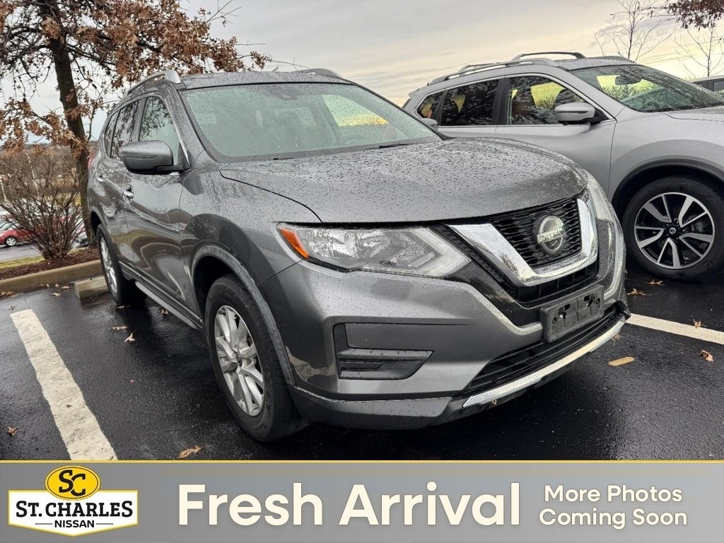 2020 Nissan Rogue SV's photo