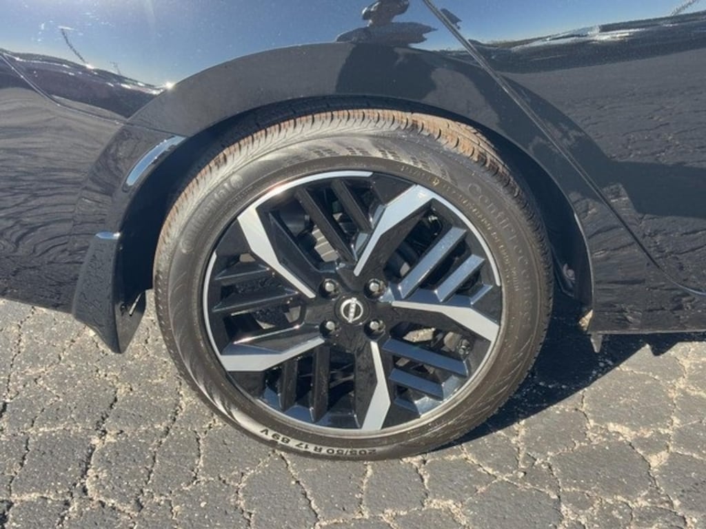 New 2025 Nissan Versa 1.6 SR Sedan