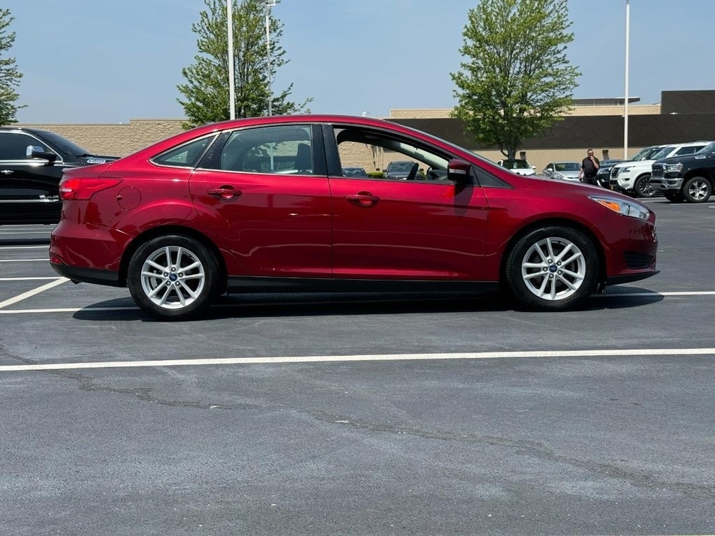 Used 2017 Ford Focus SE with VIN 1FADP3F23HL342601 for sale in Saint Peters, MO
