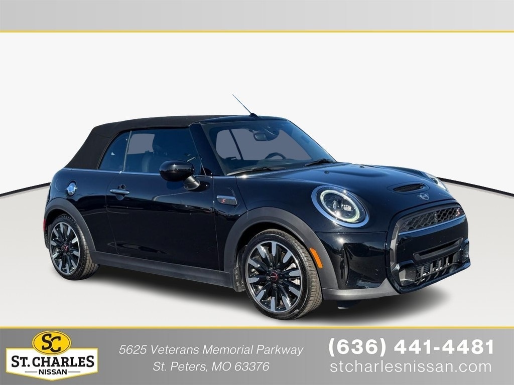 2022 MINI Convertible S's photo
