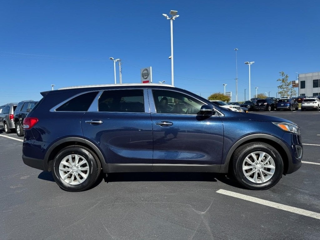 Used 2016 Kia Sorento LX with VIN 5XYPG4A37GG032202 for sale in St. Peters, MO