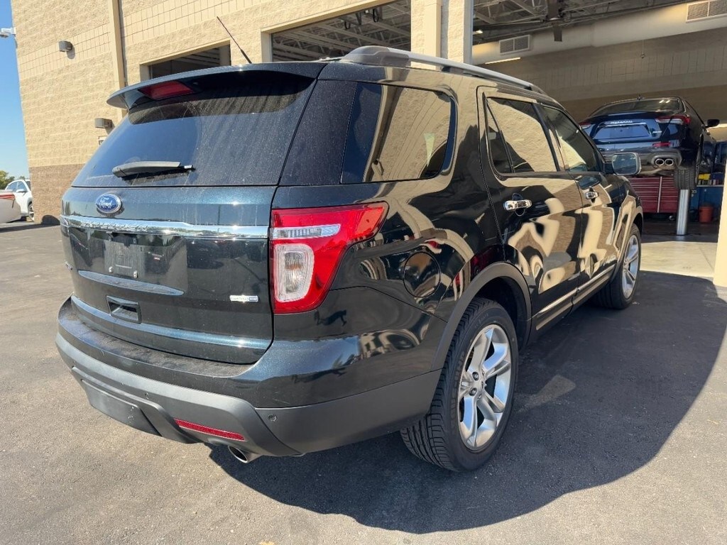 2015 Ford Explorer Limited photo 2