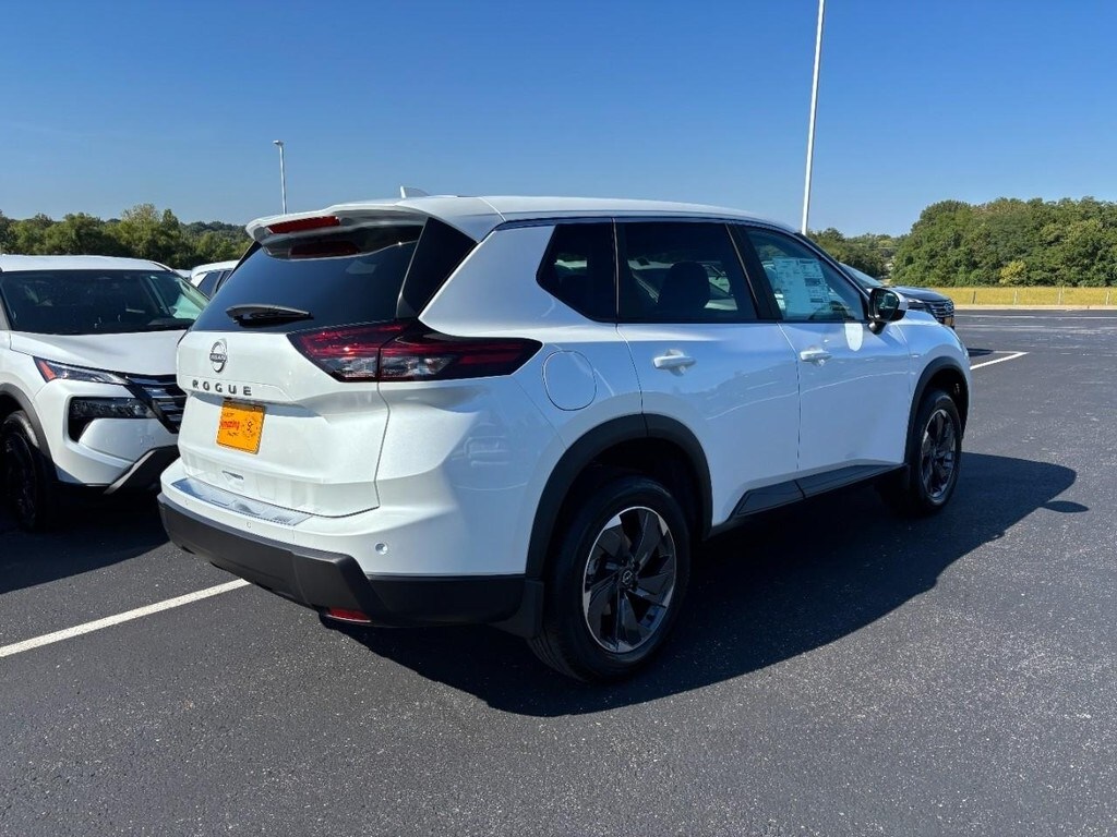 2026 Nissan Rogue SV photo 2