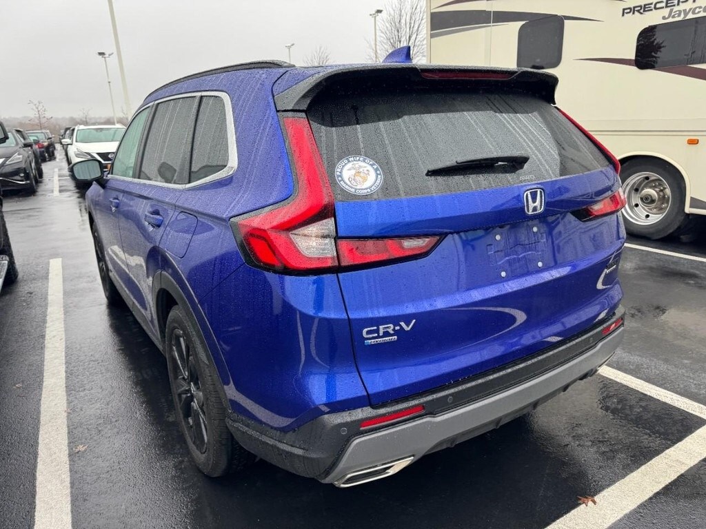 2023 Honda CR-V Sport Touring photo 3