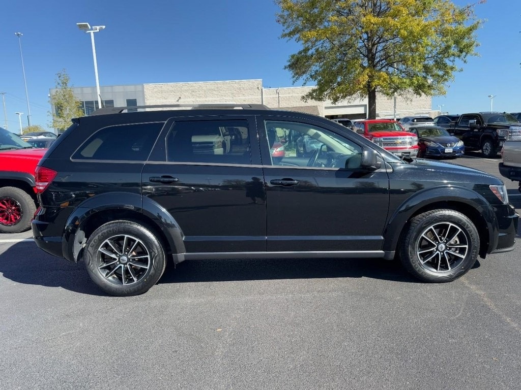 Used 2018 Dodge Journey SE with VIN 3C4PDCAB6JT510829 for sale in St. Peters, MO