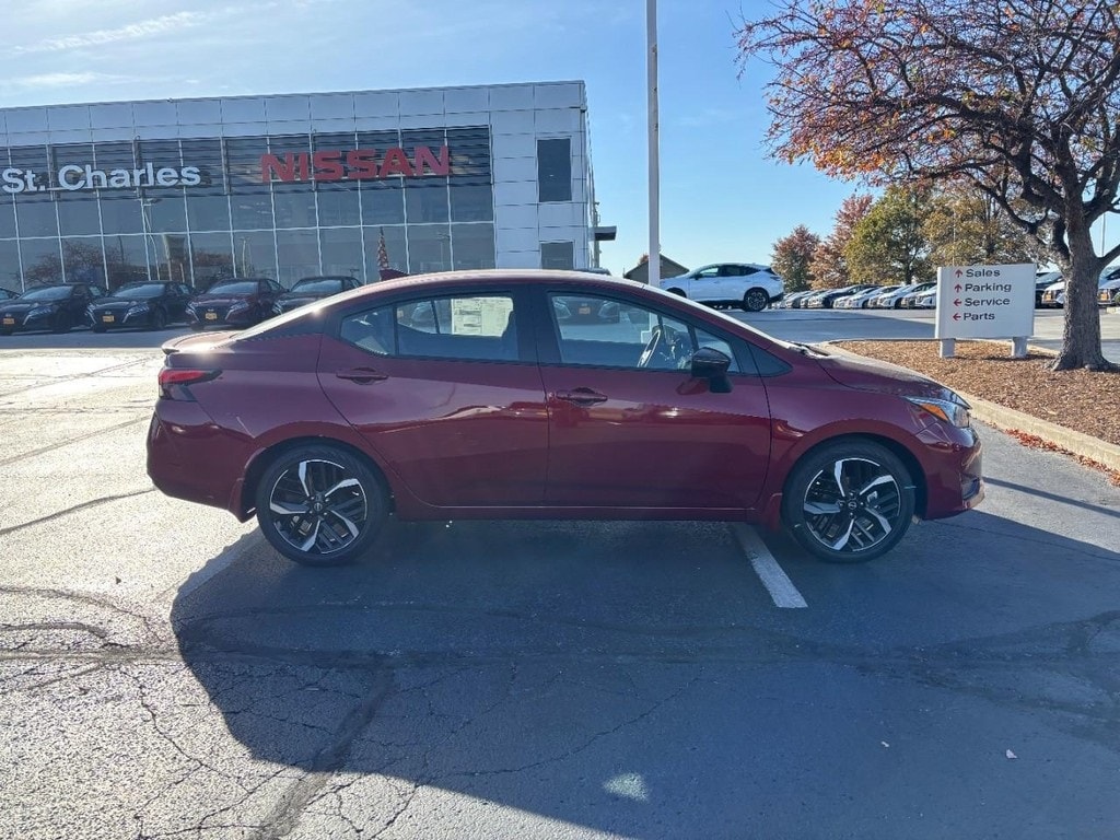 New 2025 Nissan Versa 1.6 SR Sedan