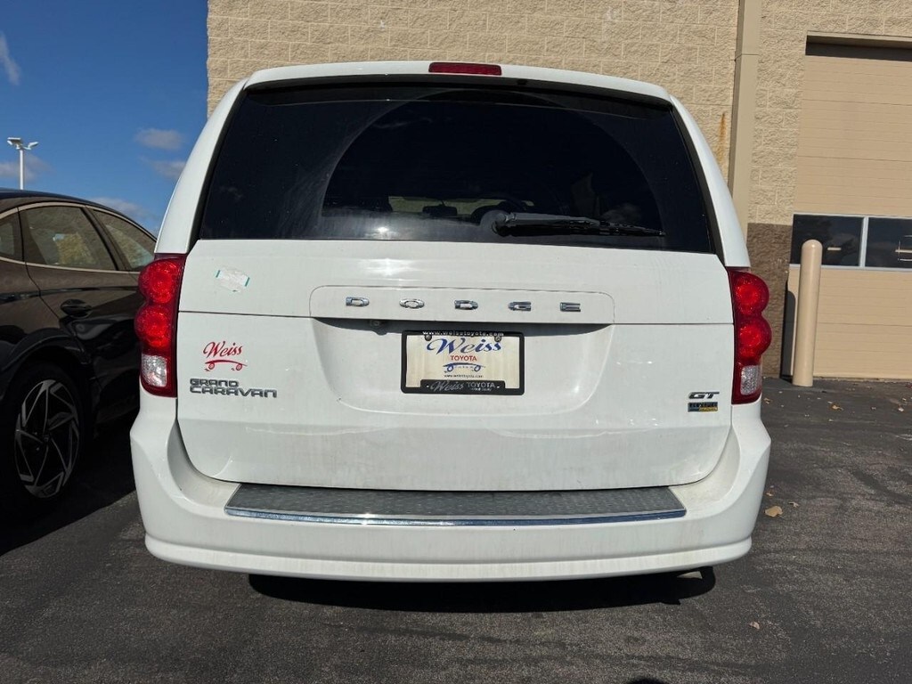 2017 Dodge Grand Caravan GT photo 3