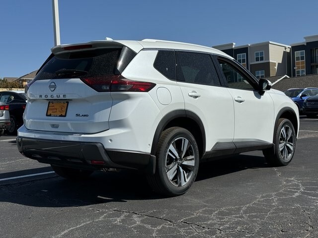 2025 Nissan Rogue SL photo 3