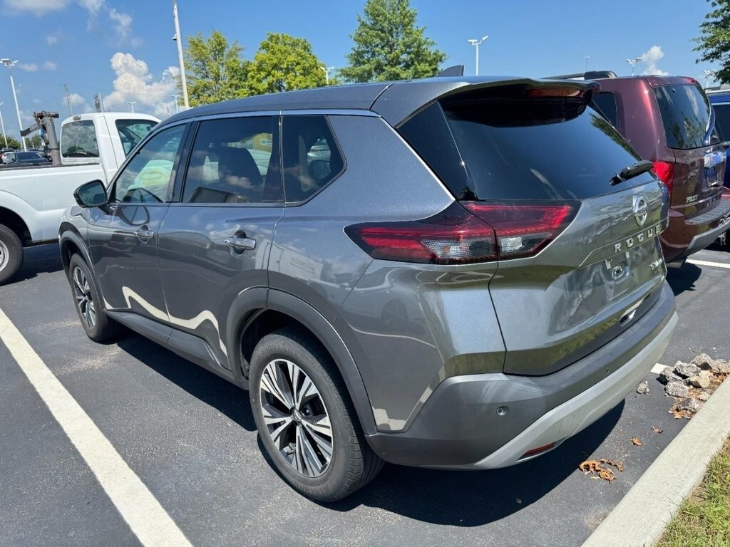 2021 Nissan Rogue SV photo 3