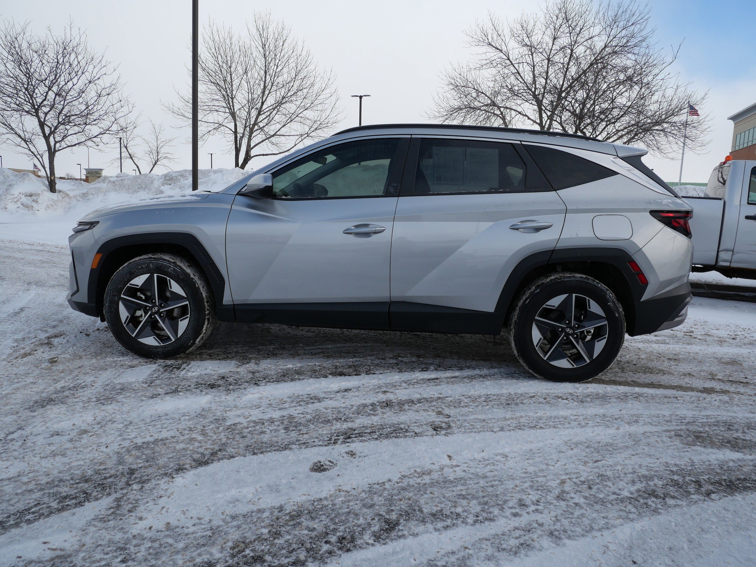 Used 2025 Hyundai Tucson SEL with VIN 5NMJBCDE9SH543548 for sale in Waite Park, Minnesota