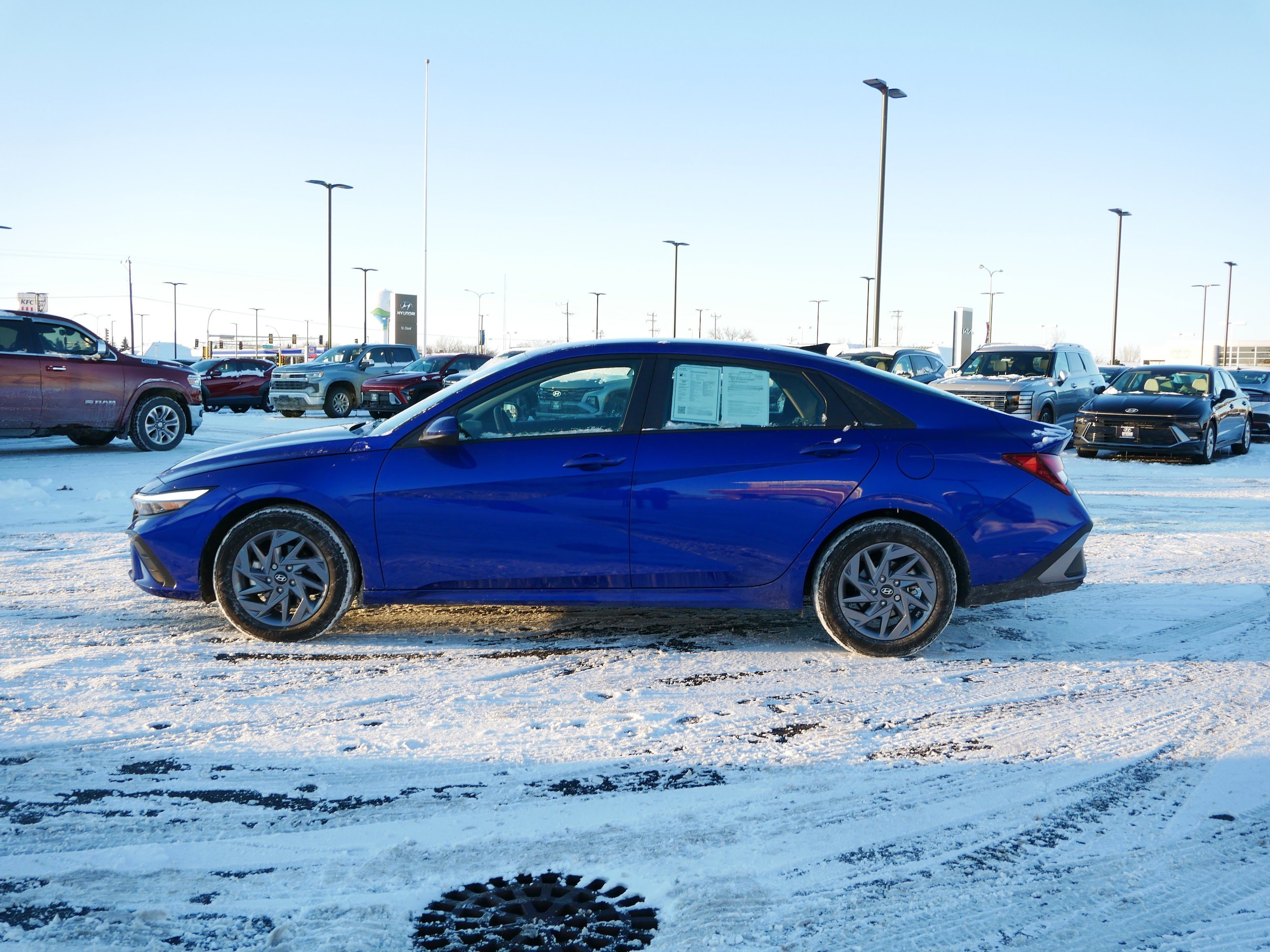 Used 2024 Hyundai Elantra SEL with VIN KMHLM4DG0RU742187 for sale in Waite Park, Minnesota