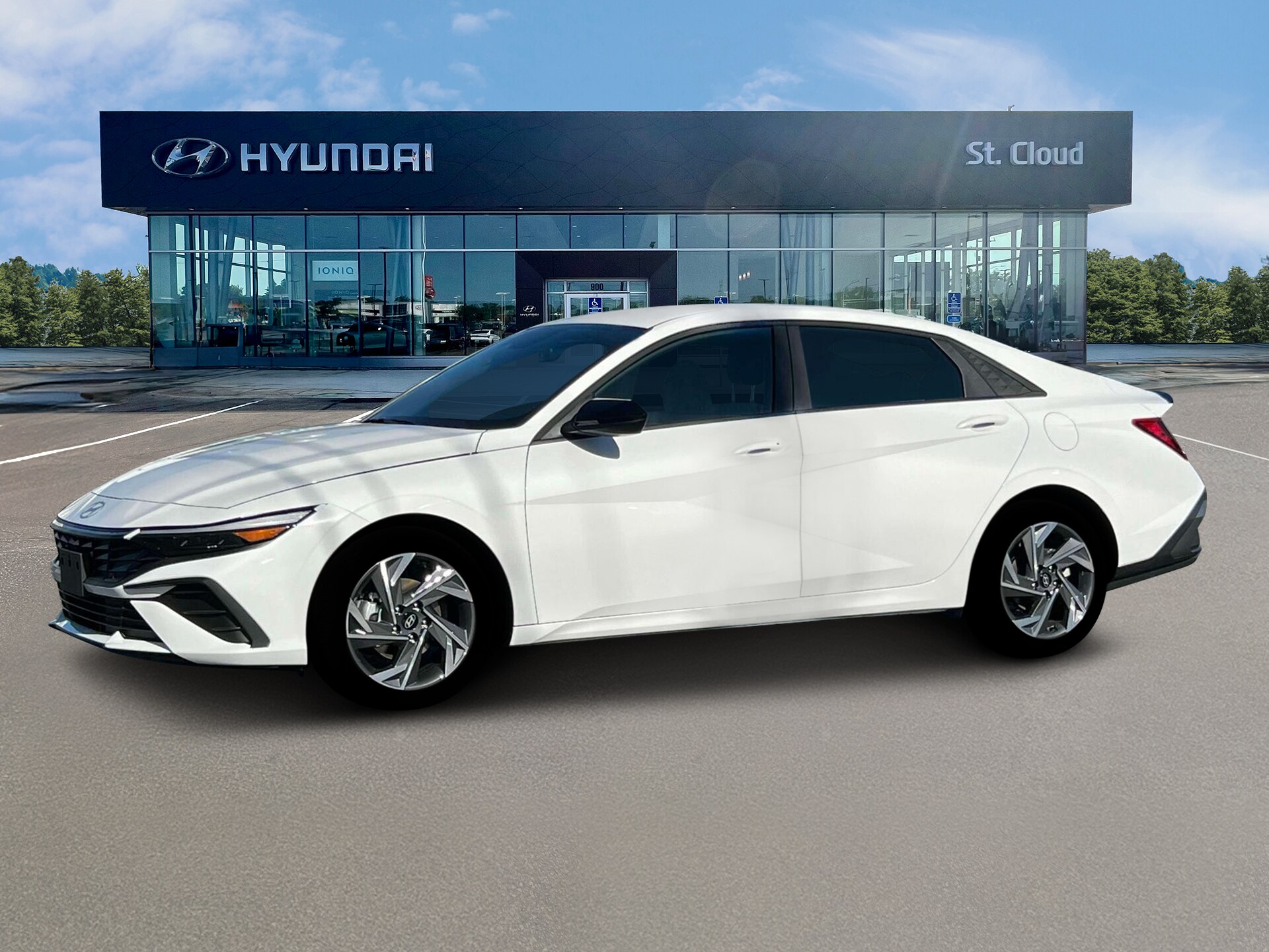 2025 Hyundai Elantra SEL Sport photo 2