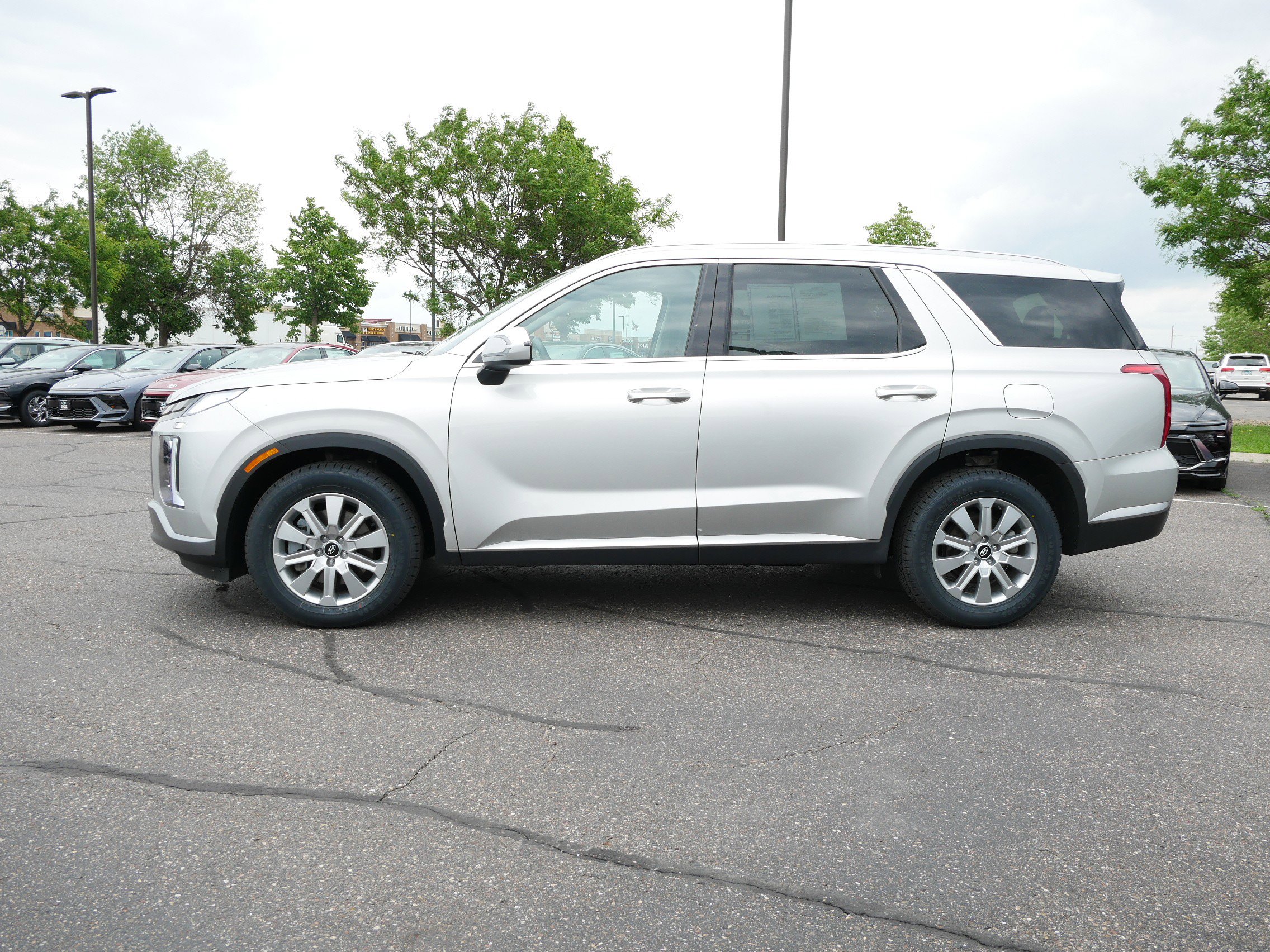 Certified 2024 Hyundai Palisade SEL with VIN KM8R2DGE9RU751948 for sale in Waite Park, Minnesota