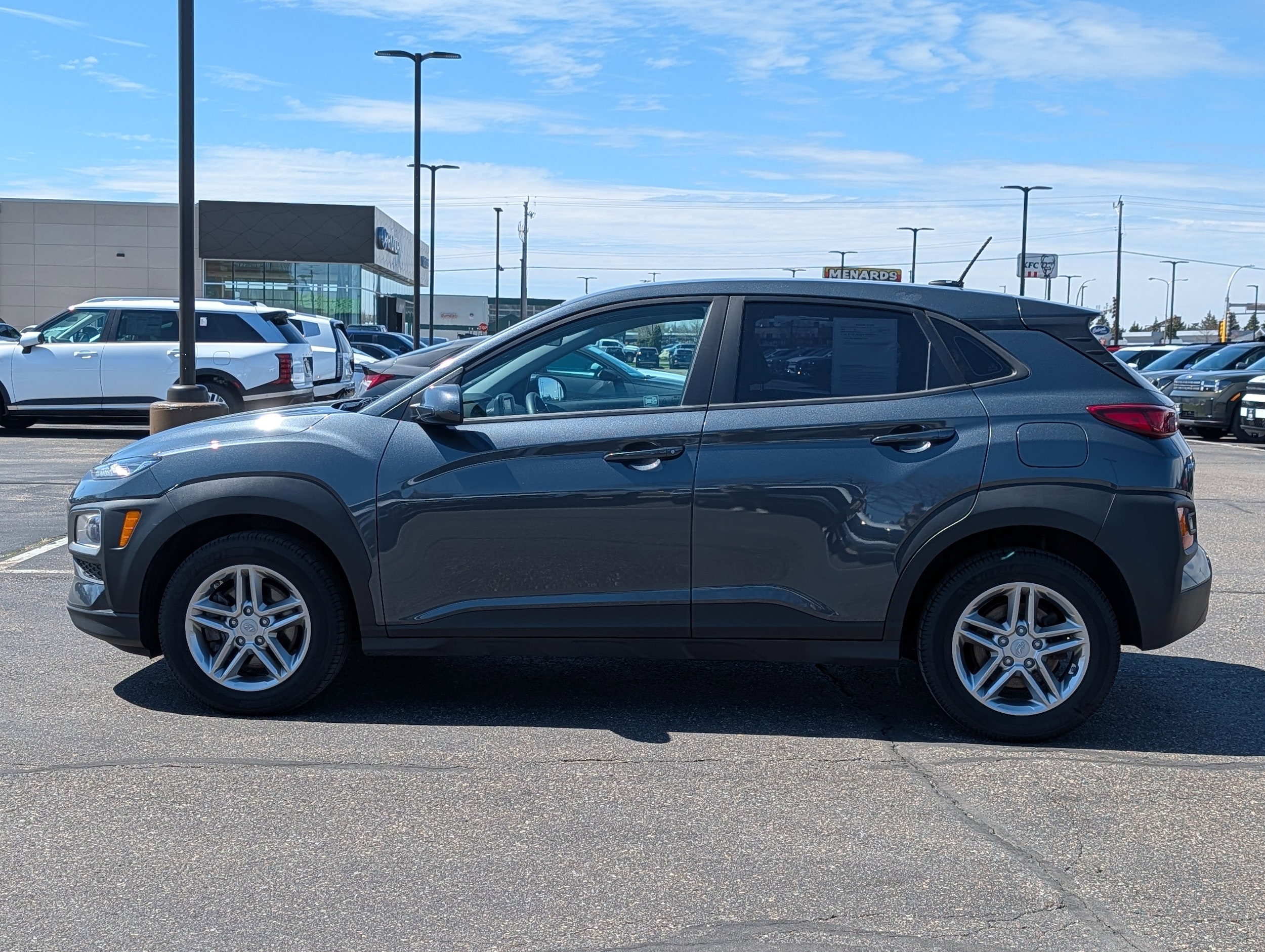 Used 2021 Hyundai Kona SE with VIN KM8K1CAA8MU707548 for sale in Waite Park, Minnesota