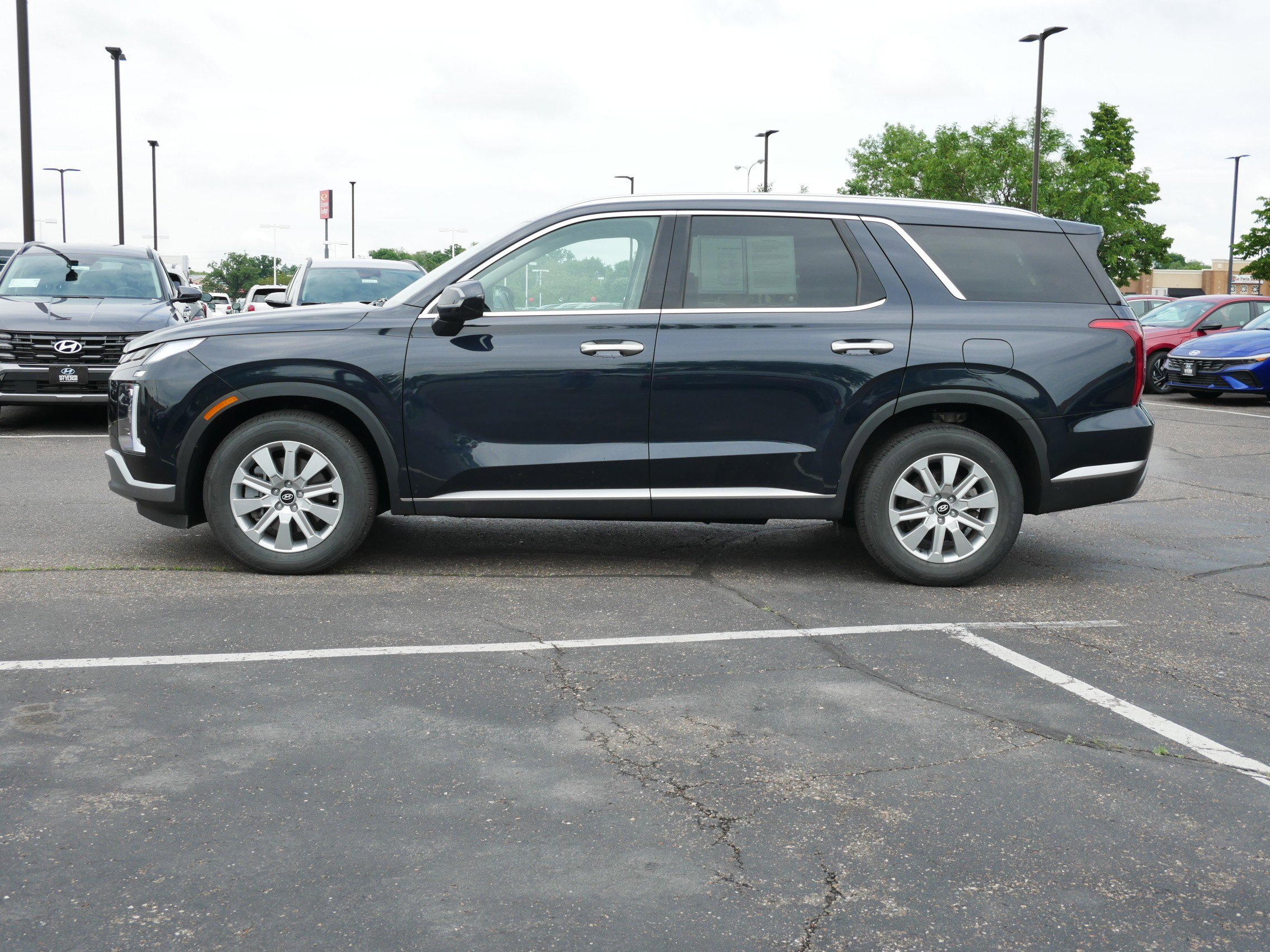 Certified 2024 Hyundai Palisade SEL with VIN KM8R2DGE9RU744014 for sale in Waite Park, Minnesota