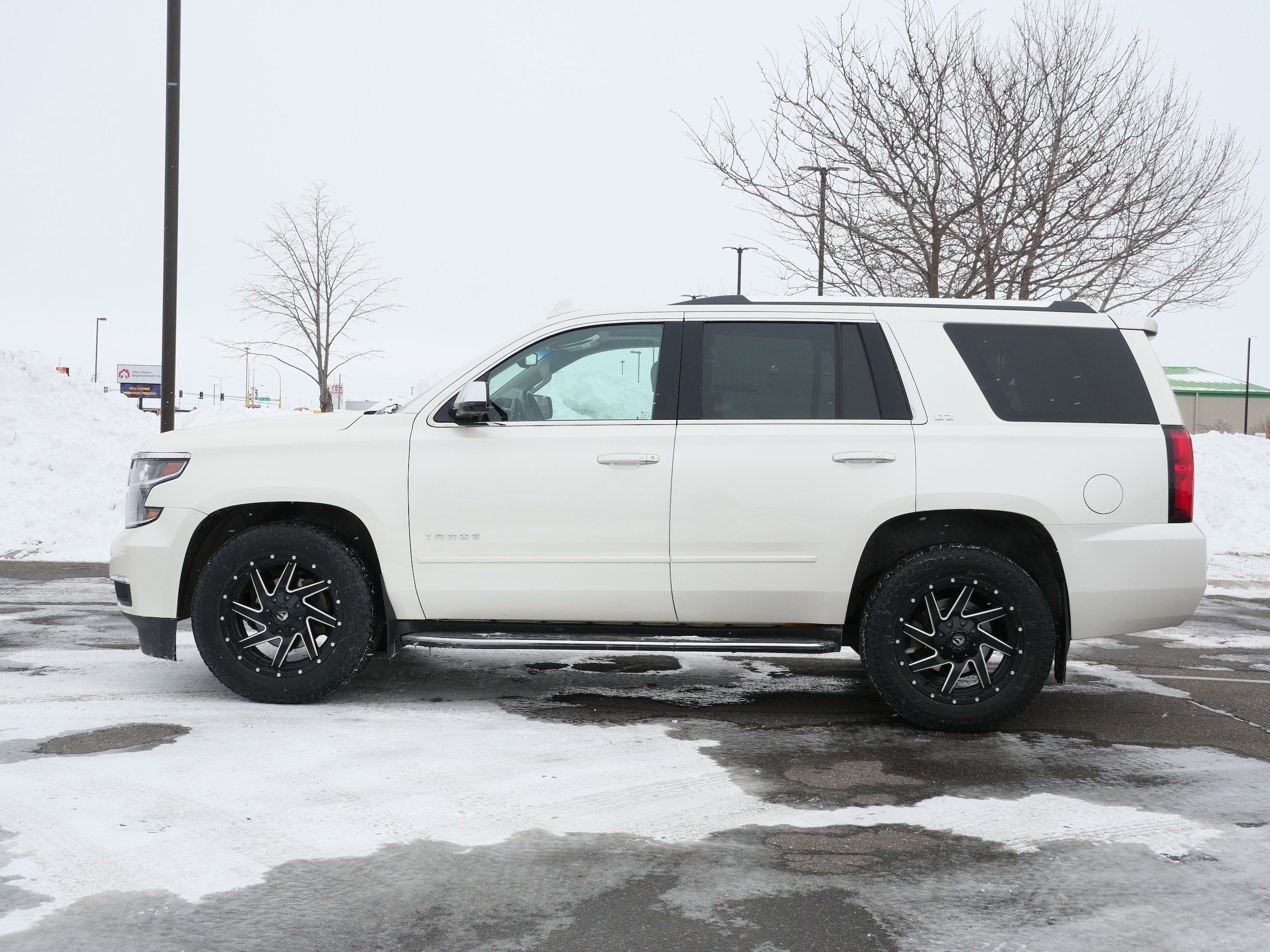 Used 2015 Chevrolet Tahoe LTZ with VIN 1GNSKCKC0FR675743 for sale in Waite Park, Minnesota