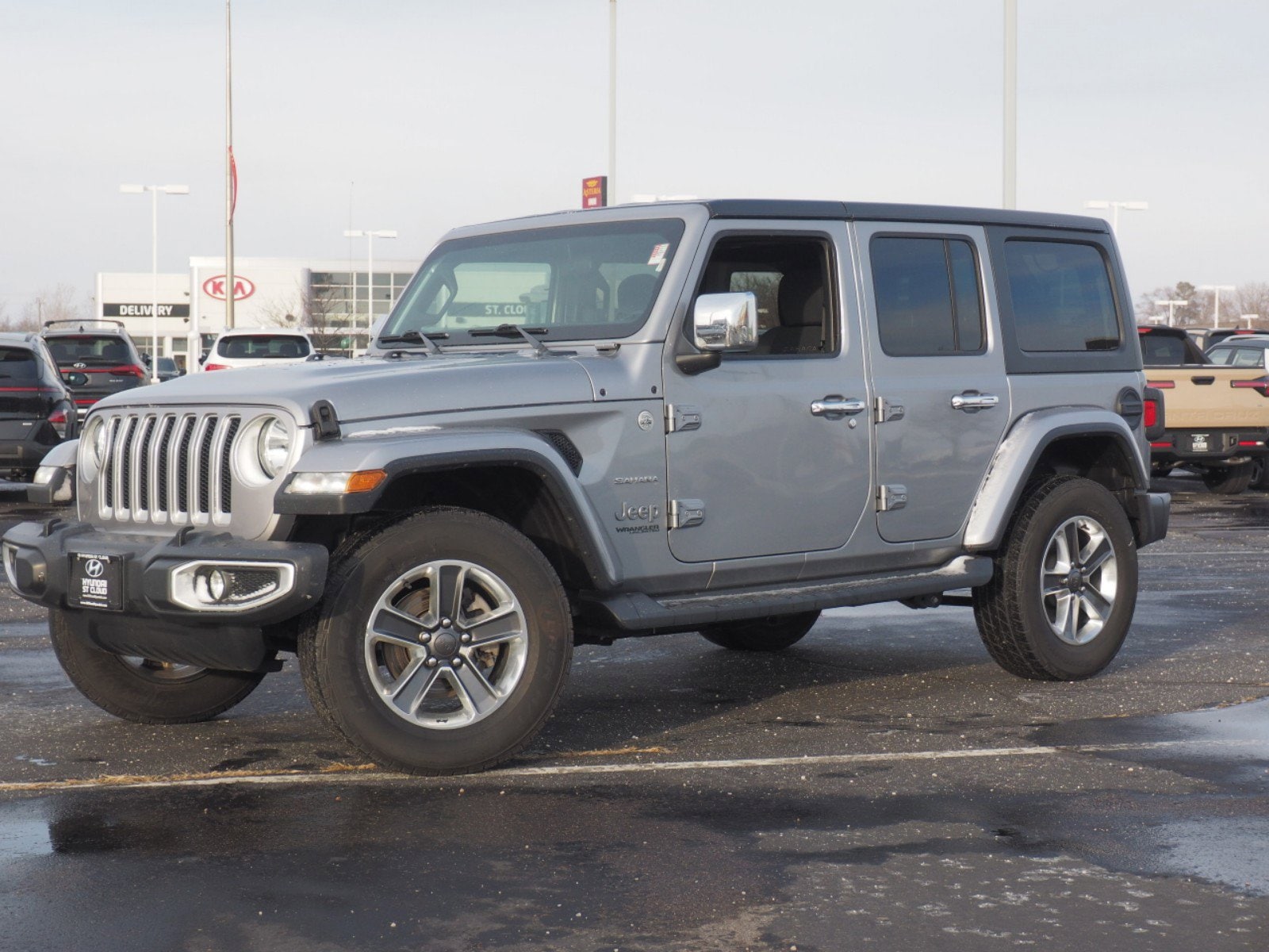 Used 2020 Jeep Wrangler Unlimited Sahara with VIN 1C4HJXEN8LW165261 for sale in Waite Park, MN