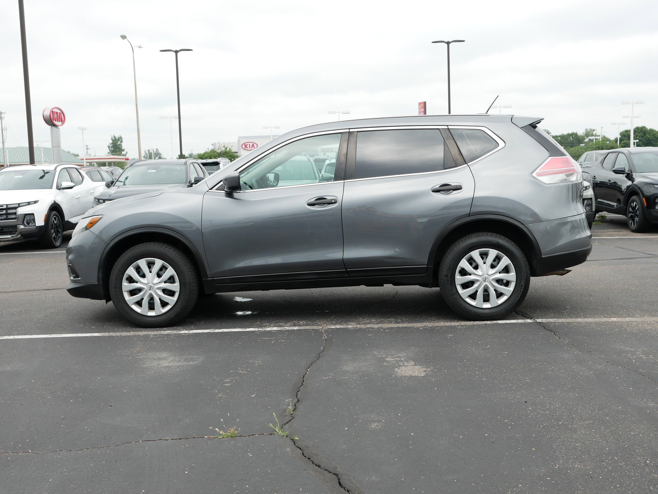 Used 2016 Nissan Rogue S with VIN 5N1AT2MV9GC820417 for sale in Waite Park, Minnesota