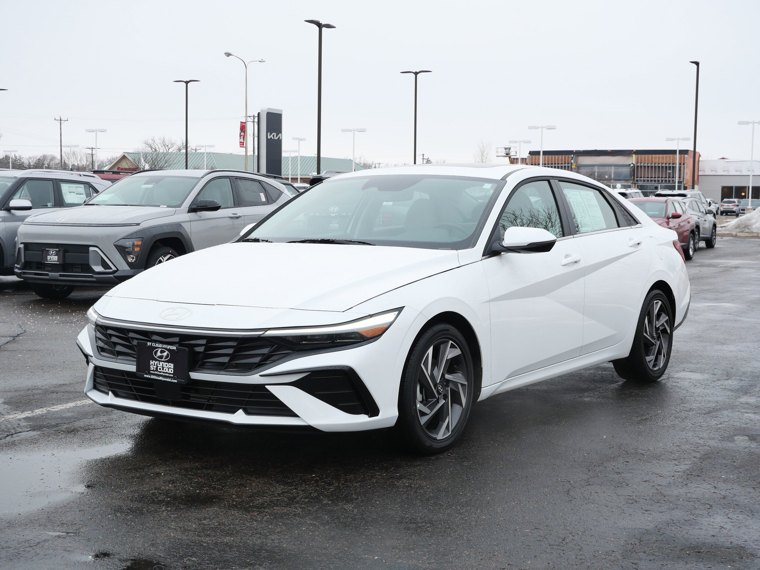 2025 Hyundai Elantra Limited's photo