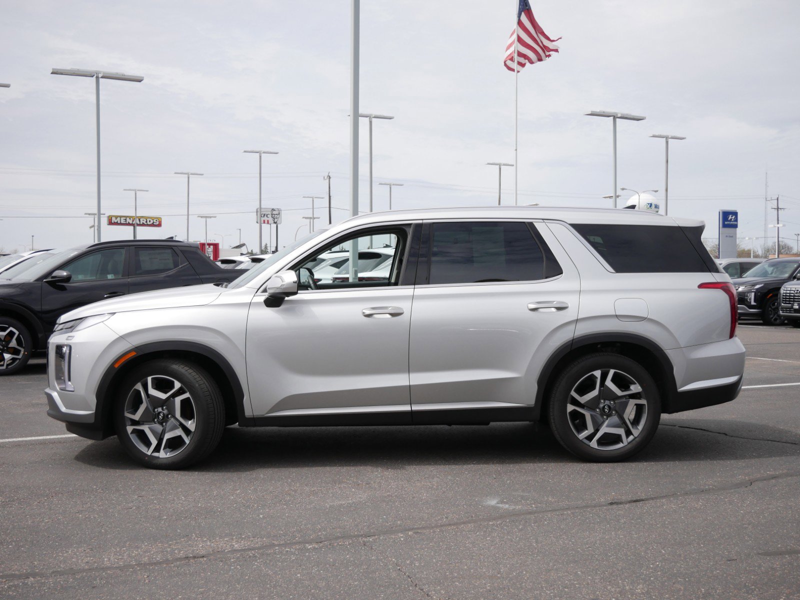 Certified 2024 Hyundai Palisade Limited with VIN KM8R5DGE7RU649779 for sale in Waite Park, Minnesota