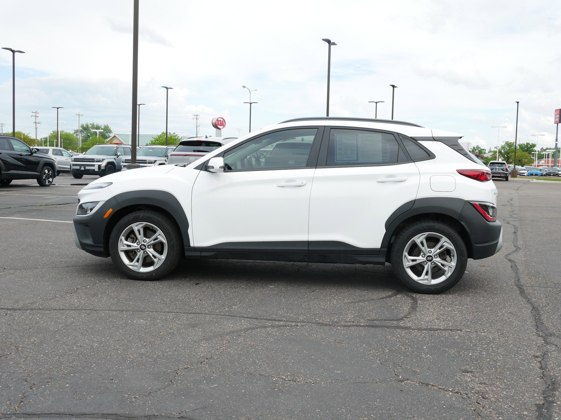 Certified 2022 Hyundai Kona SEL with VIN KM8K3CAB4NU905693 for sale in Waite Park, Minnesota
