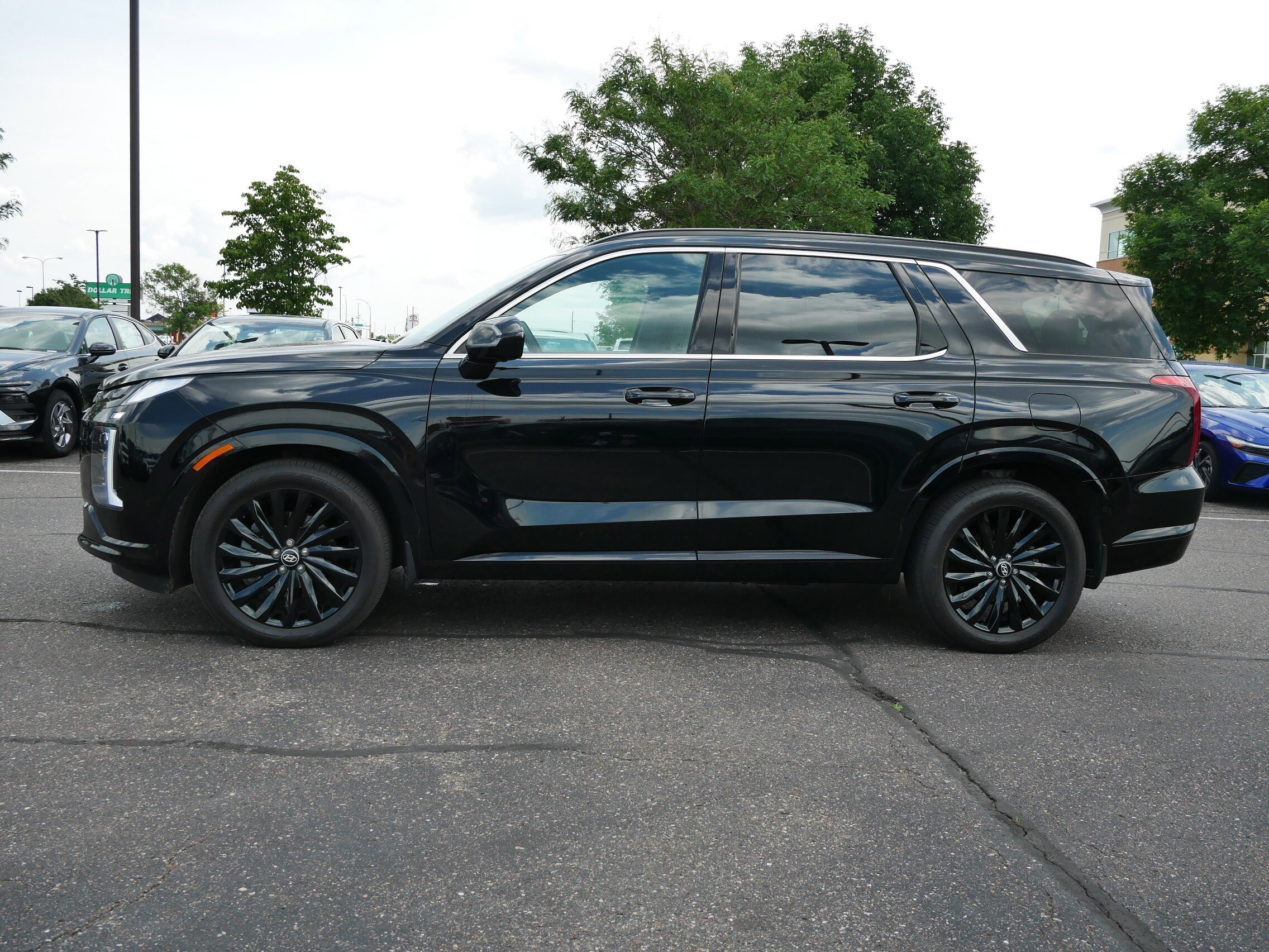 Used 2024 Hyundai Palisade Calligraphy Night Edition with VIN KM8R7DGE4RU687612 for sale in Waite Park, Minnesota