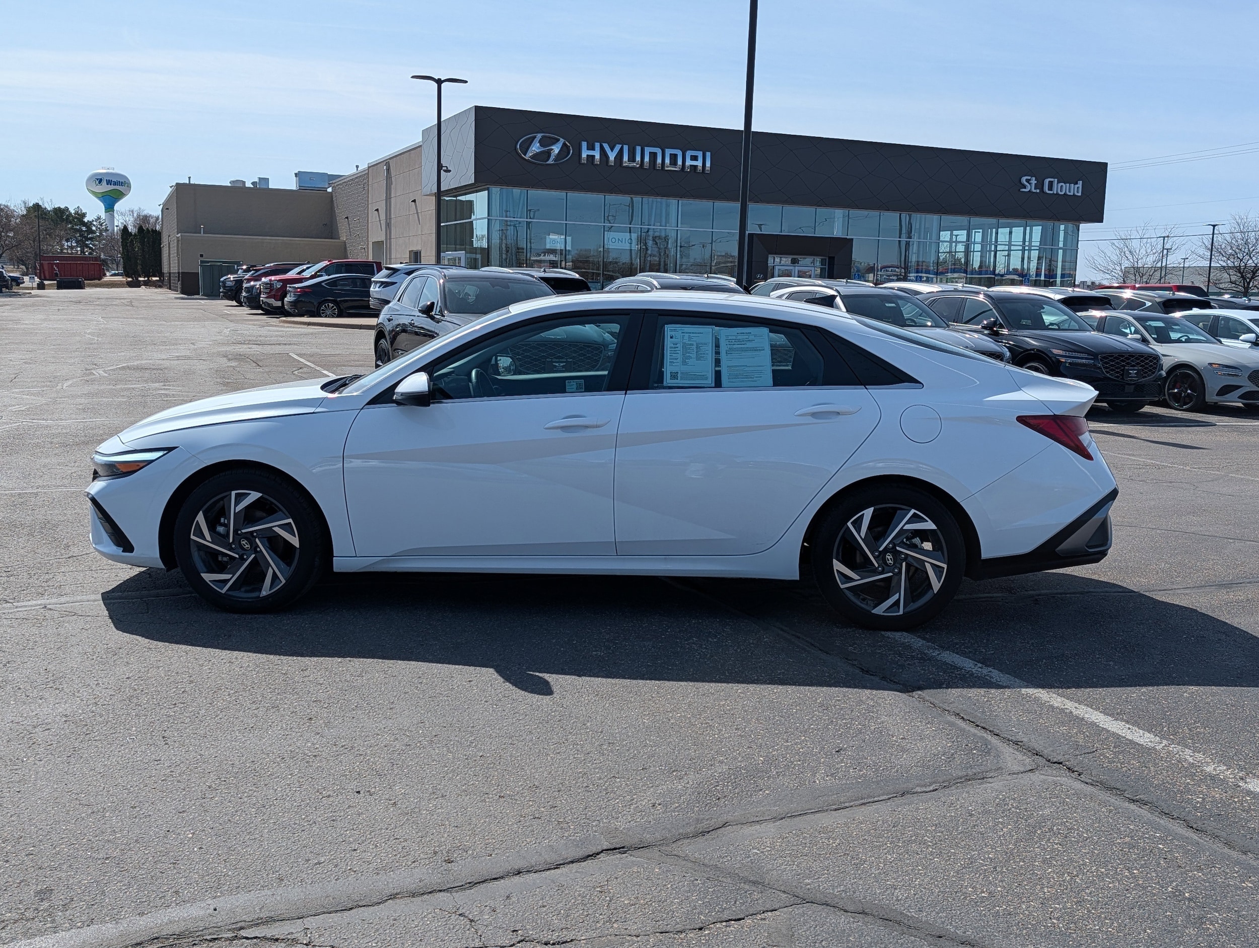 Used 2025 Hyundai Elantra Limited with VIN KMHLP4DG8SU868102 for sale in Waite Park, Minnesota