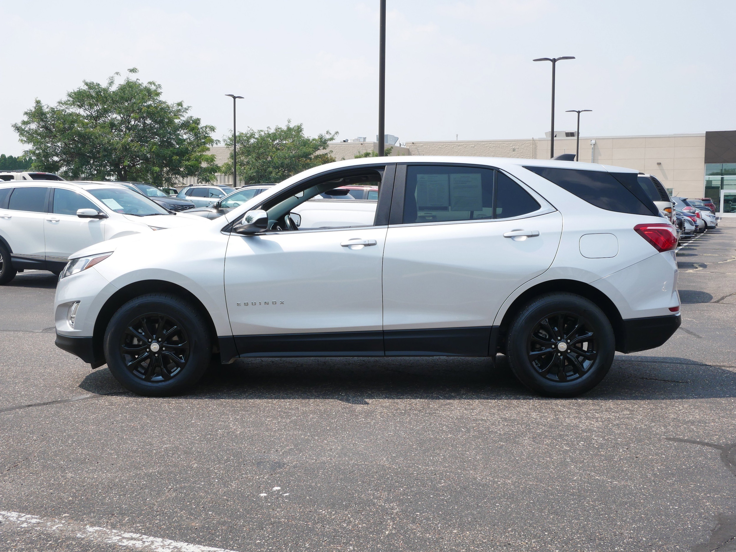 Used 2021 Chevrolet Equinox LT with VIN 3GNAXUEV9MS120932 for sale in Waite Park, Minnesota