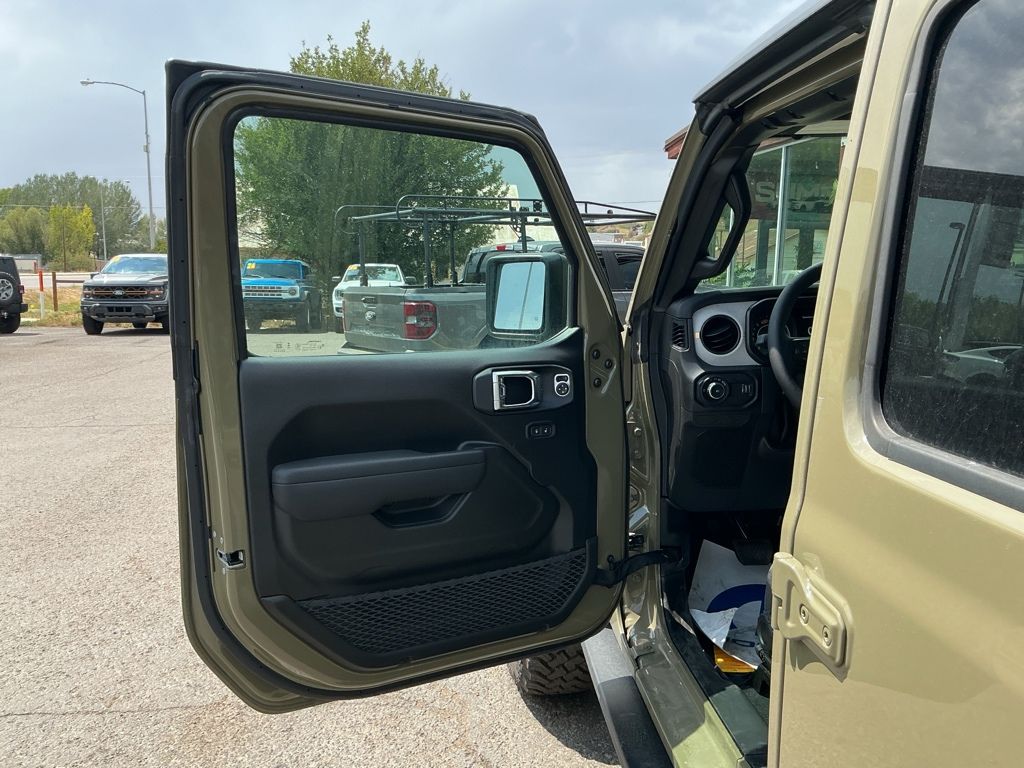 2026 Jeep Wrangler 4-Door Willys - Photo 13