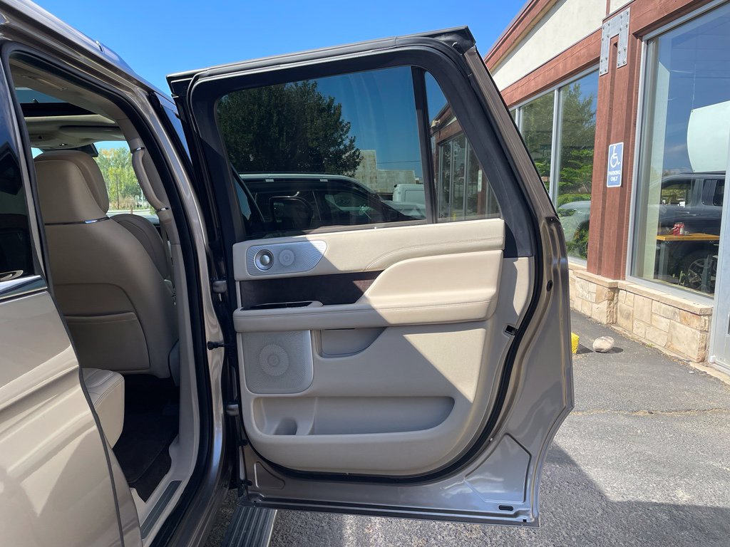 2020 Lincoln Navigator Reserve L - Photo 19