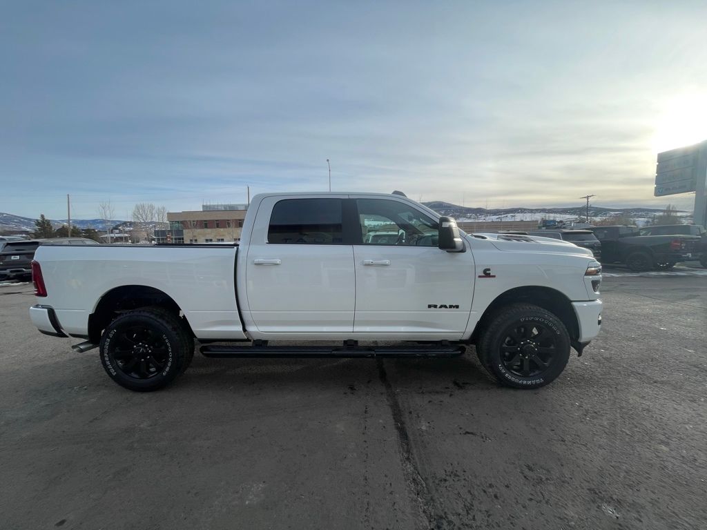 2026 RAM 3500 Laramie - Photo 8