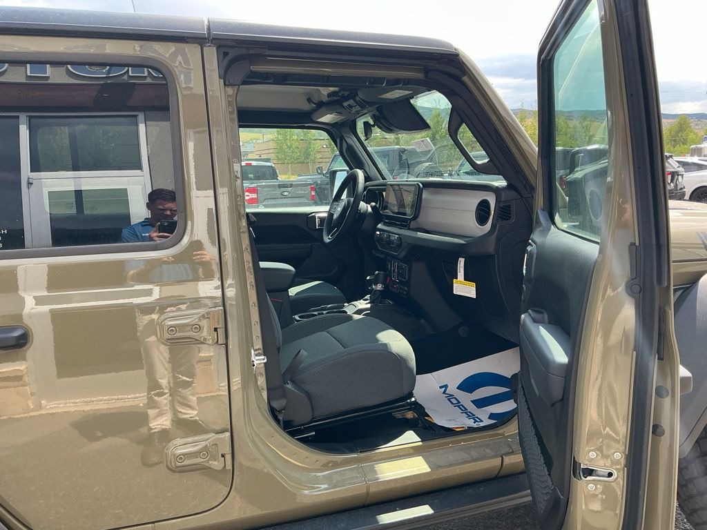 2026 Jeep Wrangler 4-Door Willys - Photo 19
