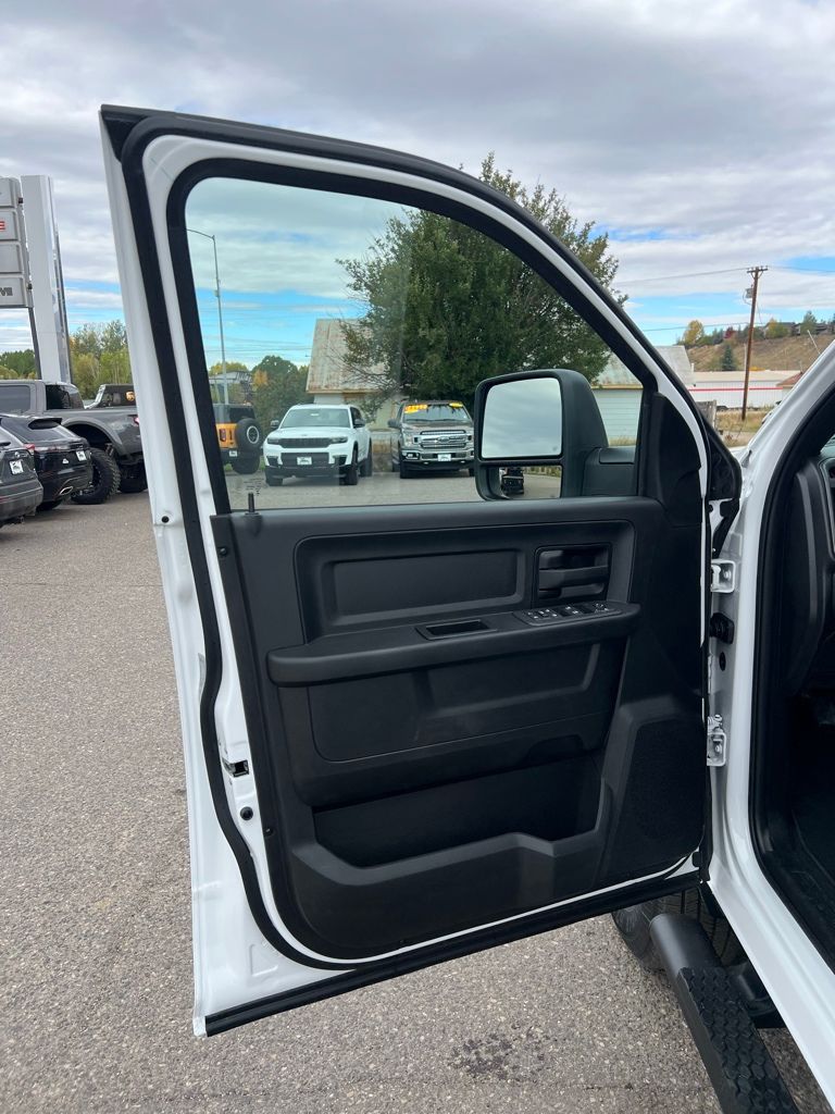 2026 RAM 3500 Tradesman - Photo 12